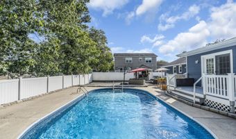 745 Halliard Ave, Beachwood, NJ 08722