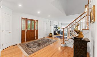 27 Eagle Dr, North Kingstown, RI 02852