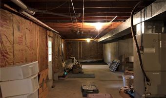2 Marywood Ln, Cumberland, RI 02864