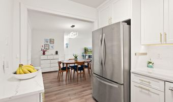 4977 BATTERY Ln 1-711, Bethesda, MD 20814