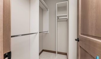 414 N Almond Ave, Brandon, SD 57005
