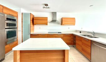 2950 NE 188th St 525, Aventura, FL 33180