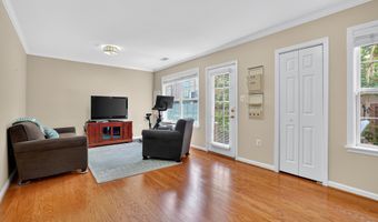 2411 GORGAS Pl, Alexandria, VA 22311
