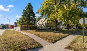 1401 Beverly Cir, Adel, IA 50003