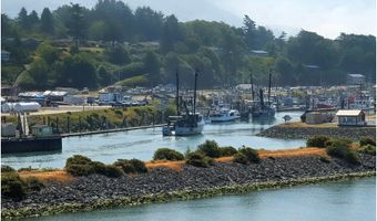 222 DEL NORTE Ln 19, Brookings, OR 97415