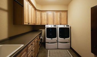 4114 Cochrane Pkwy, Ames, IA 50014