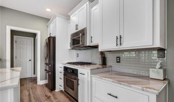 18224 153rd St, Basehor, KS 66007