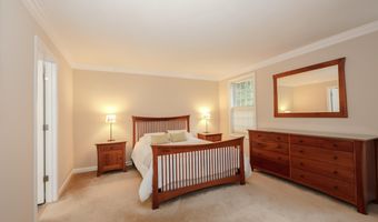61 Grapevine Rd, Bedford, NH 03110