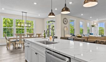327 Crest Ln, Adams Twp., PA 16046