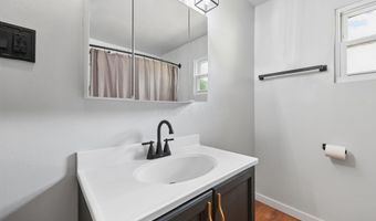 107 W High St, Ashley, OH 43003