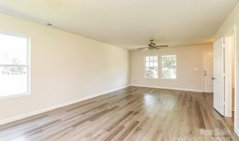 402 Smokehouse Ln, Albemarle, NC 28001
