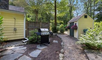 96 Steamboat St, Jamestown, RI 02835