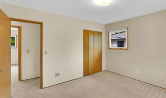 4948 SE HARVEY St, Milwaukie, OR 97222
