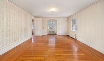 555 Great Rd, Lincoln, RI 02865