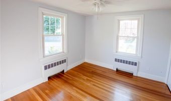 9 Cannon St, Cranston, RI 02920