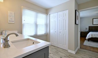 1350 W Barnwall Dr, Addison, IL 60101