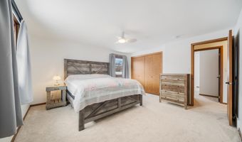 1820 W GLENDALE Ave, Appleton, WI 54914