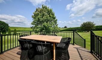 206 Park Ave, Altura, MN 55910