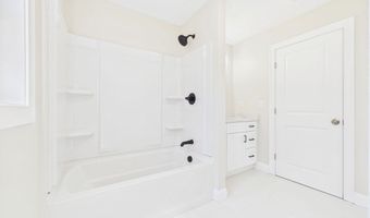 2 Bc Ln, Berkley, MA 02779