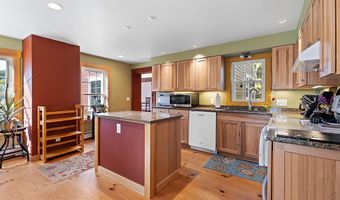 444 W Auburn Rd, Auburn, ME 04210