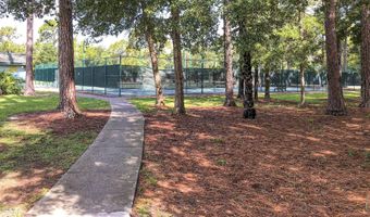 1396 MAIN St, Atlantic Beach, FL 32233