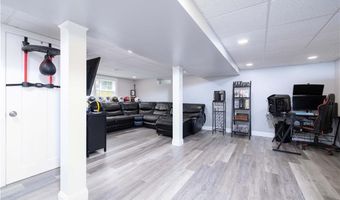 1 Grant Dr, Coventry, RI 02816
