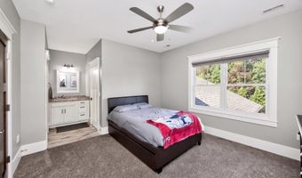 24913 Covenant Ln, Adel, IA 50003