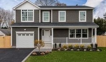 15 Dubois Ave, Amityville, NY 11701