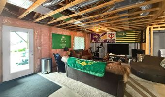 3906 Lone Peak Dr, Bismarck, ND 58503