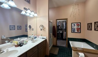 203 Emerald Meadows Dr, Arnolds Park, IA 51331