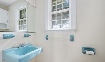 93 Harris Meadow Ln, Barnstable, MA 02630