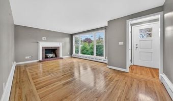 45 Hamden Rd, Cranston, RI 02920