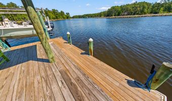 738 Dawson Creek Rd, Arapahoe, NC 28510