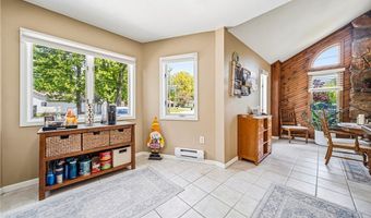 2013 Deerfield Dr, Ashtabula, OH 44004