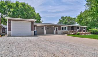 907 A Ave, Armstrong, IA 50514