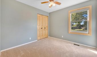 721 Brentwood Ct, Algonquin, IL 60102