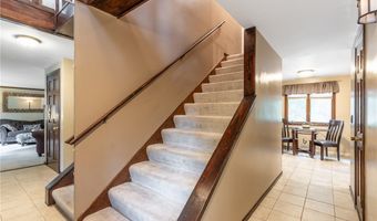 315 Randwood Dr, Amherst, NY 14221