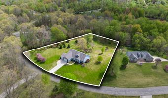 5730 Summerset Woods Dr, Alto, MI 49302