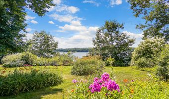 16 US-1, Falmouth, ME 04105