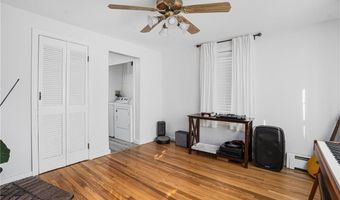4 Halsey Ave, Middletown, RI 02842