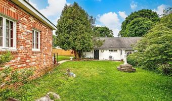 3 Waumsett Ave, Cumberland, RI 02864
