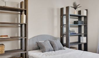 17066 Takipi Rd, Apple Valley, CA 92307