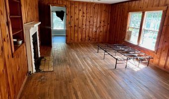 3067 Sr 18, West Point, GA 31833