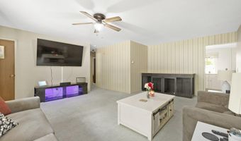 1210 Mcintyre Dr, Auburn, IN 46706