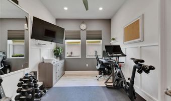 7420 PARADISO Dr, Apollo Beach, FL 33572