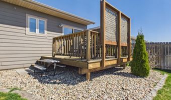 117 E Birchwood Dr, Brandon, SD 57005