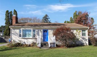 17 Wood Rd, Middletown, RI 02842