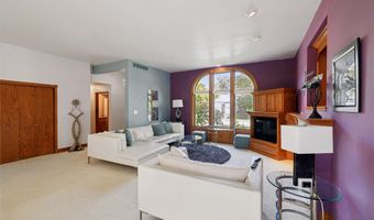 548 6th St NW, Altoona, IA 50009