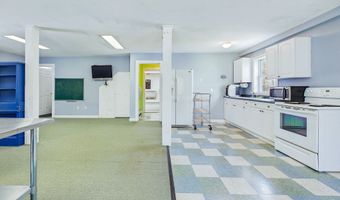 40 Meadow Dr, Bar Harbor, ME 04609