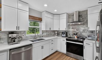 21005 Lawrence 2074, Ash Grove, MO 65604